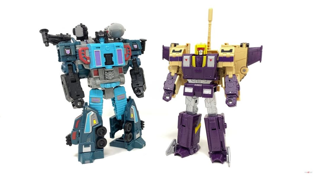 Transformers Legacy Blitzwing First Look In Hand Image  (33 of 61)